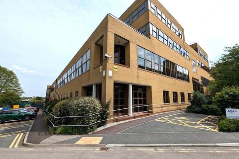 Office to rent - Stag Hill House, Surrey University, Guildford Surrey, GU2 7XJ