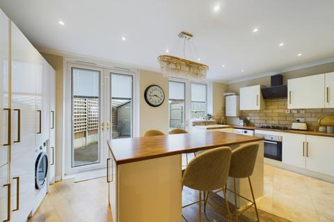 2a Kings Drive, Gravesend, DA12 5BG