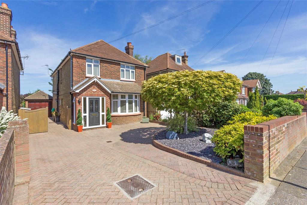 College Road, Sittingbourne, Kent, ME10 3 bed detached house for sale