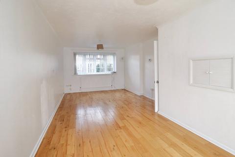 3 bedroom terraced house to rent, Stamford Road, Walton-on-Thames KT12