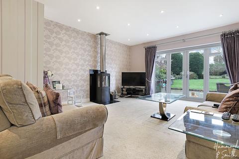4 bedroom chalet for sale, Epping, Epping CM16