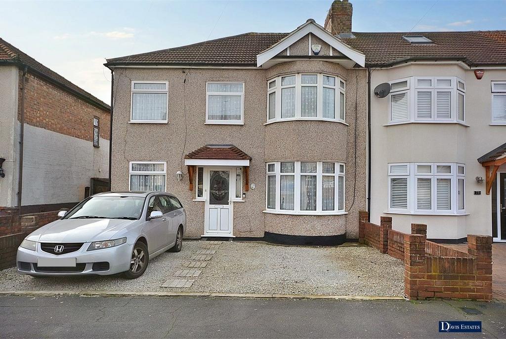 Northdown Road, Hornchurch, RM11 4 bed semidetached house £550,000