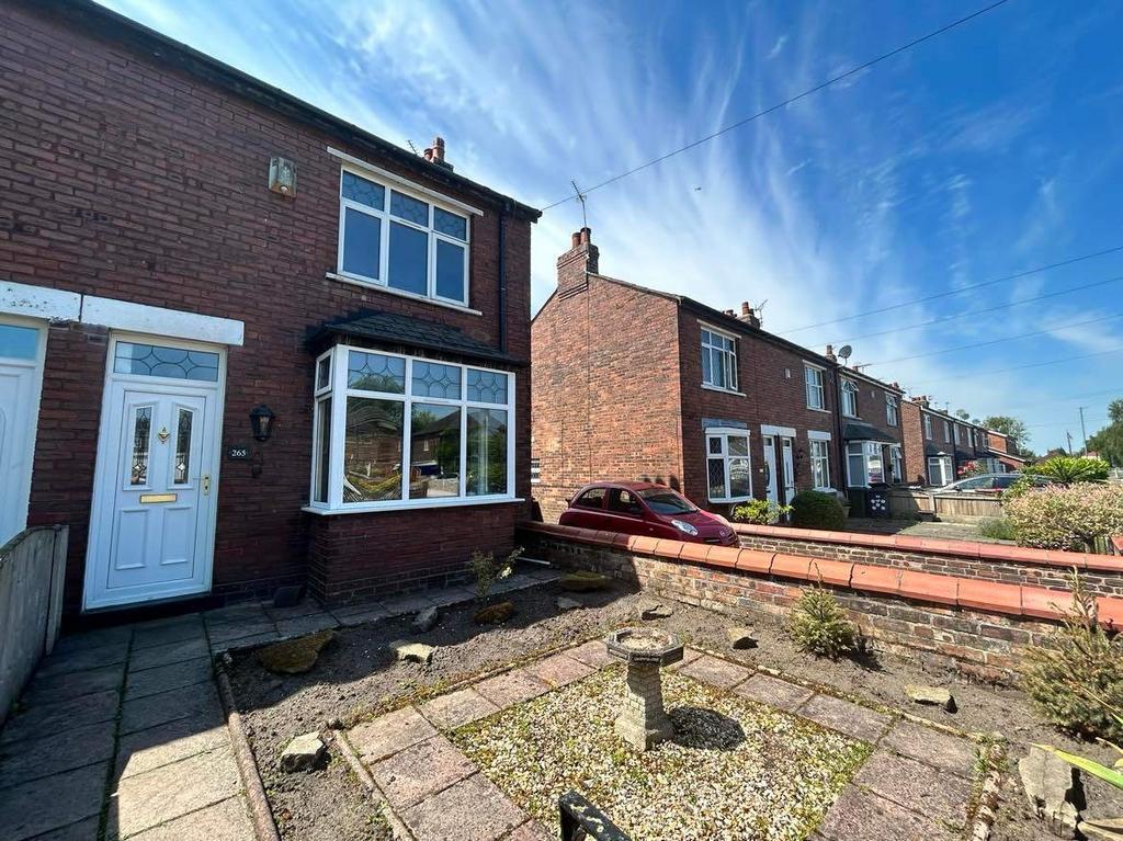 Ormskirk Road, Skelmersdale WN8 2 bed terraced house £650 pcm (£150 pw)