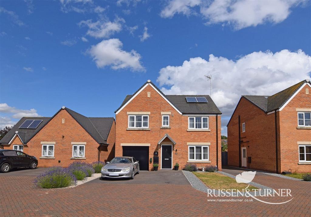 Sandy Road, King's Lynn PE32 5 bed detached house for sale £350,000