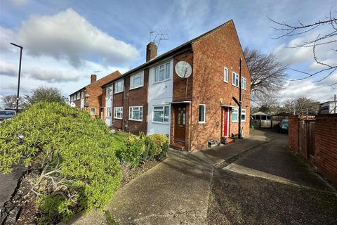 2 bedroom maisonette for sale, Wellington Road, Bedfont