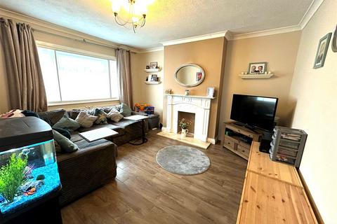 2 bedroom maisonette for sale, Wellington Road, Bedfont