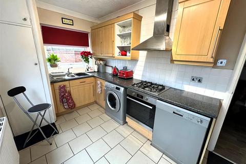 2 bedroom maisonette for sale, Wellington Road, Bedfont