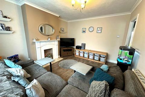 2 Wellington Road, Feltham, TW14 9QX