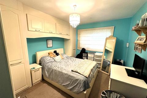 2 Wellington Road, Feltham, TW14 9QX