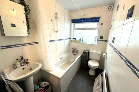 2 Wellington Road, Feltham, TW14 9QX