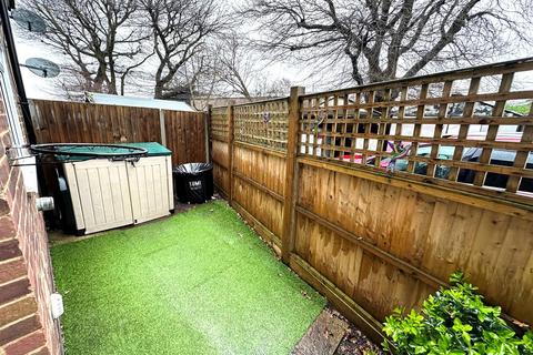 2 Wellington Road, Feltham, TW14 9QX