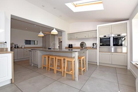 6 Beech Crescent, West Winch, King's Lynn, PE33 0PZ