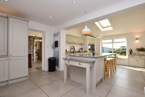 6 Beech Crescent, West Winch, King's Lynn, PE33 0PZ