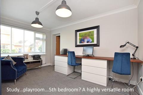 6 Beech Crescent, West Winch, King's Lynn, PE33 0PZ