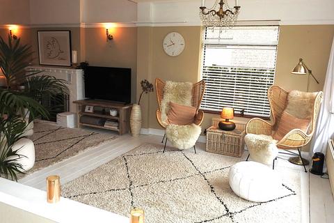 5 West Mead, Epsom, KT19 0BJ