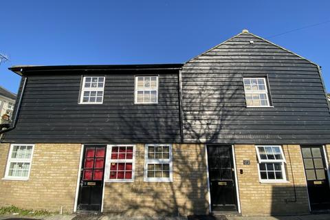 2 bedroom terraced house for sale, Saunders Street, Gillingham, Kent, ME7