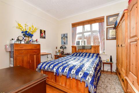 Flat 1a, 6 Cornwall Gardens, Cliftonville, Margate, CT9 2JH