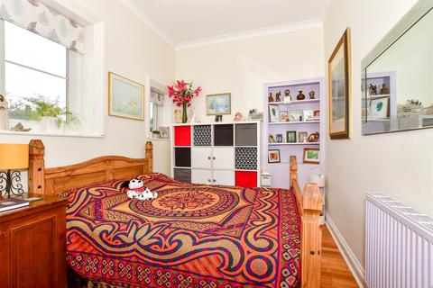 Flat 1a, 6 Cornwall Gardens, Cliftonville, Margate, CT9 2JH
