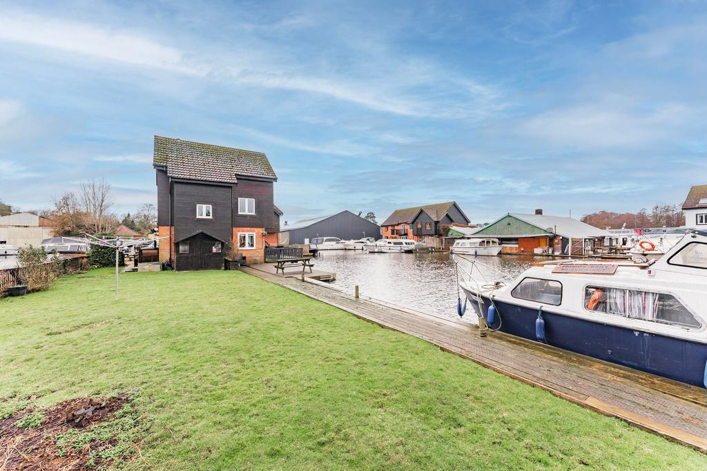 Staitheway Road, Wroxham 3 bed cottage for sale £425,000
