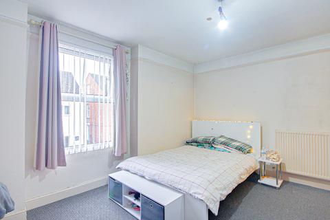 47 Swan Road, Gloucester, GL1 3BJ