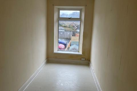 3 bedroom flat for sale, 19A New Road, Llandeilo, Carmarthenshire.