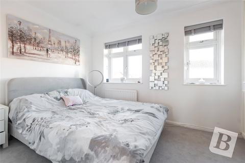 21 Cambridge Close, Langdon Hills, Basildon, SS16 6UW