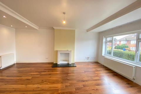 3 bedroom flat to rent - Elsework Road, High Wycombe