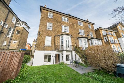 3 bedroom flat for sale, St. Ann's Crescent, Wandsworth