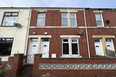 2 bedroom flat for sale, Gosforth Terrace, Pelaw, Gateshead, Tyne and Wear, NE10 0RA