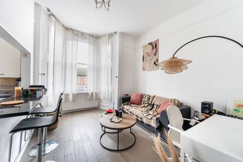 1 bedroom flat for sale, Cornwall Crescent, Notting Hill, London, W11