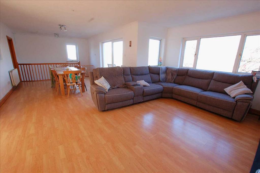 Tradewinds, Beach Road, Llanreath, Pembroke Dock 4 bed detached house