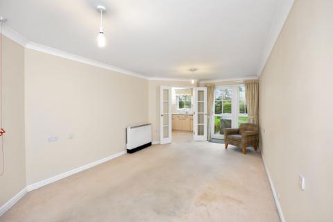 1 bedroom ground floor flat for sale - Wavertree Court, Horley RH6