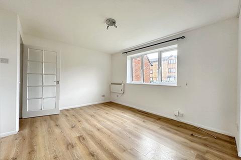 1 bedroom apartment to rent - Dehavilland Close, Northolt, Greater London