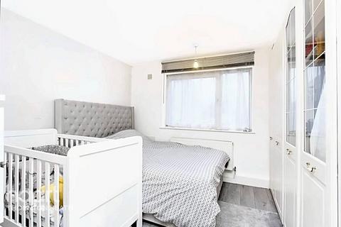 1 bedroom flat for sale, Kintyre Close, LONDON