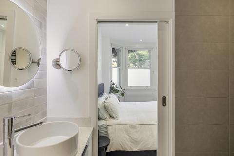 104a College Place, London, NW1 0DJ