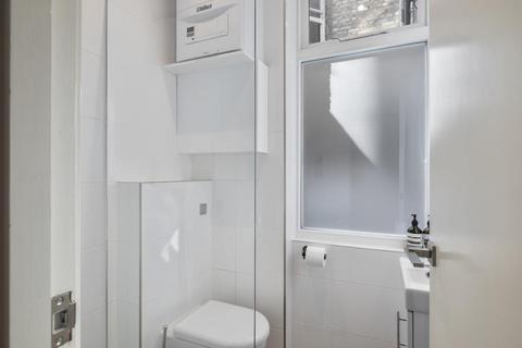 104a College Place, London, NW1 0DJ