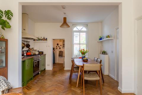 61 Lyme Grove, London, E9 6PX