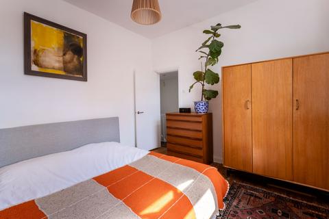 61 Lyme Grove, London, E9 6PX