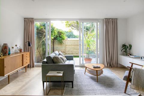 16 Sylvan Road, London, SE19 2RX
