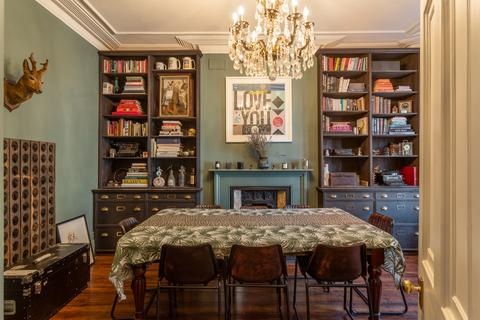 3 Holmbury View, London, E5 9EG