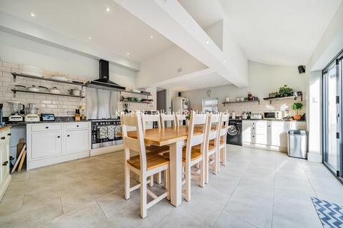 6 Belmont Road, Chislehurst, BR7 6HR