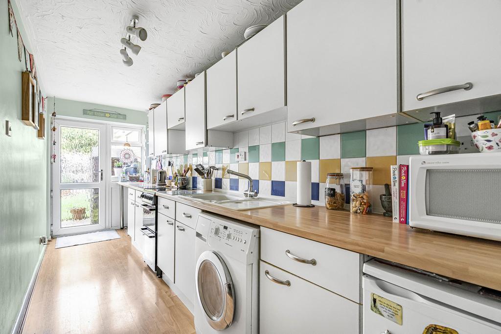 Wick Close, Abingdon, OX14 3 bed terraced house £340,000