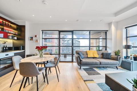 2 bedroom flat for sale - Amelia House London E14