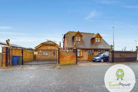4 bedroom detached house for sale, Queenborough Road, Minster on Sea, Sheerness, Kent, ME12