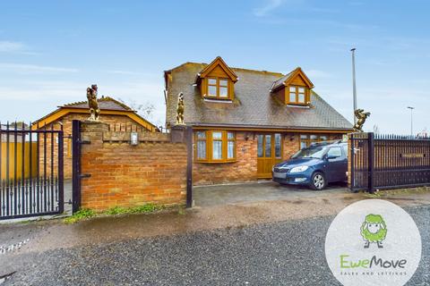 4 bedroom detached house for sale, Queenborough Road, Minster on Sea, Sheerness, Kent, ME12