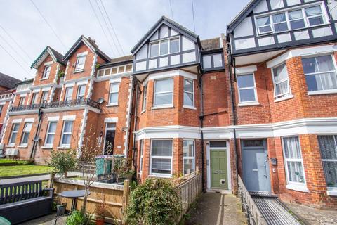 2 bedroom ground floor flat for sale, Connaught Road, Folkestone, CT20