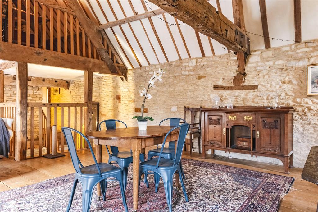 Sitting/Dining Room