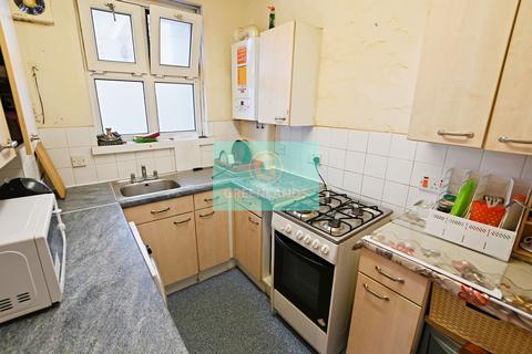 3 bedroom apartment for sale, Nestor House, Old Bethnal Green Road, London, E2