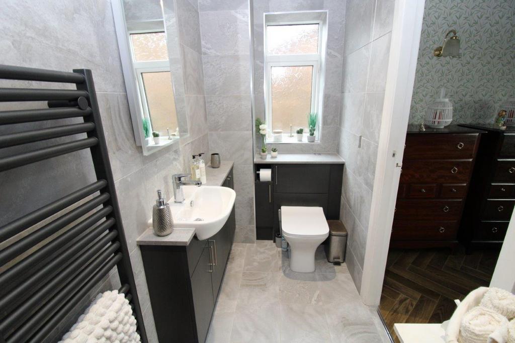En suite shower room