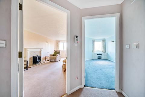 1 bedroom apartment for sale, Wood Lane, Ruislip, Middlesex